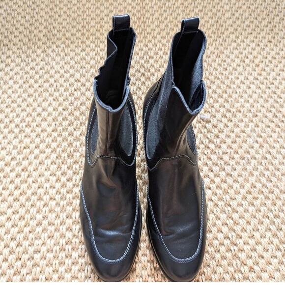 SALVATORE FERRAGAMO Ankle Boots, Black Leather, Low Heel, size 6.5 - Picture 2 of 10